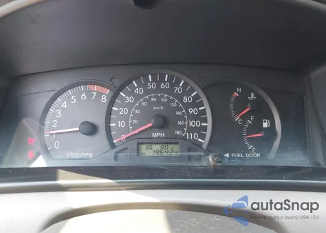 2006 Toyota Corolla Ce z USA, uszkodzony, nr VIN 2T1BR32E46C696160